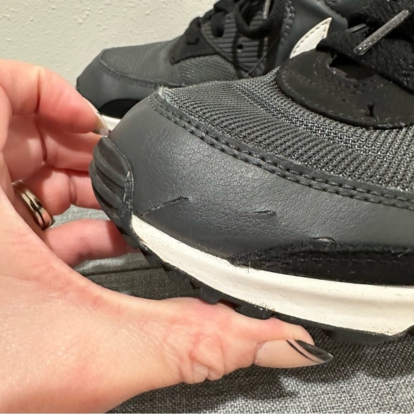 Nike Women’s Air Max Oketo Sneaker - Picture 8 of 12